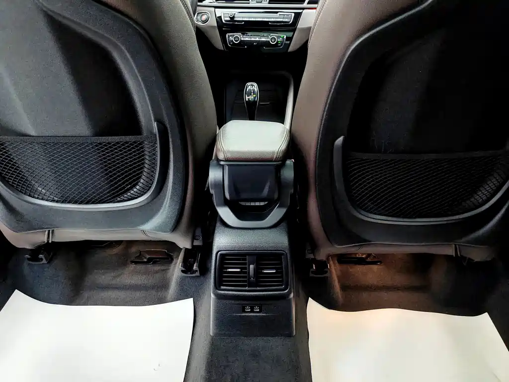 BMW X1 2020 sDrive25Li Leading Model купить на сайте DeffCars