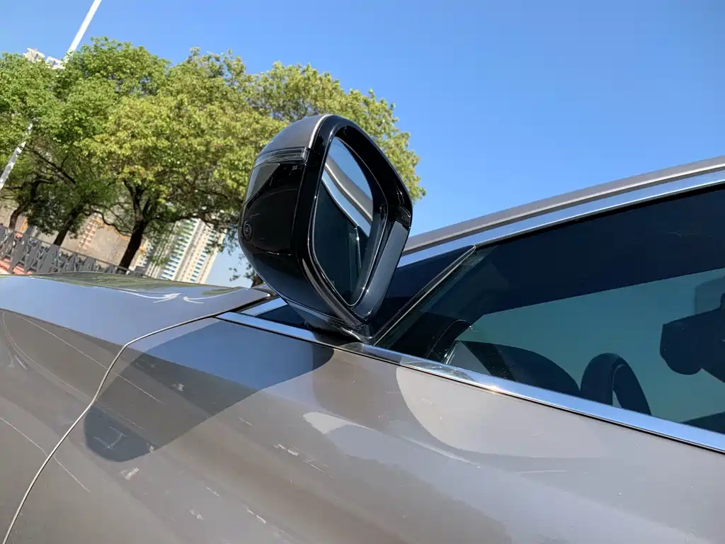BMW 5 Series 2021 525Li Luxury Package купить на сайте DeffCars