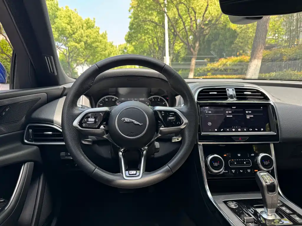 Jaguar XEL 2020 2.0T 200PS R-DYNAMIC Youth Sports Edition купить на сайте DeffCars