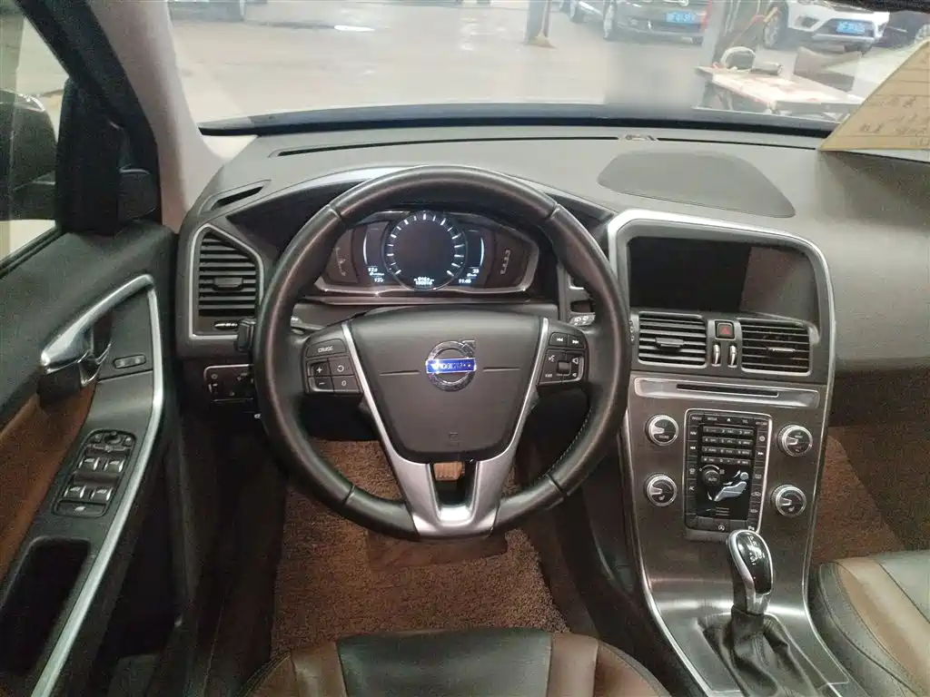 Volvo XC60 2016 T5 Zhiyuan Edition купить на сайте DeffCars