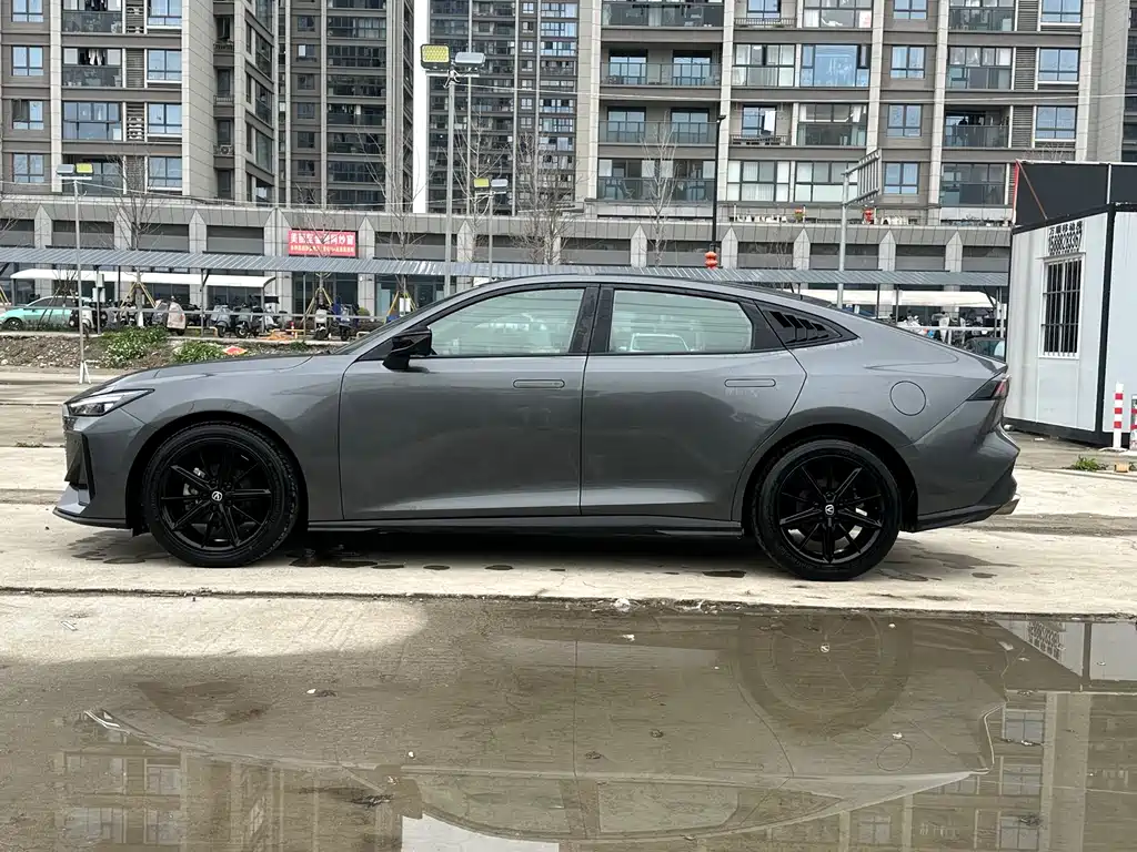 Changan UNI-V 2023 1.5T premium model купить на сайте DeffCars