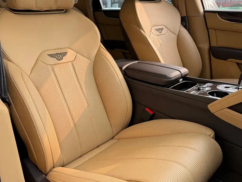 Bentayga 2024 4.0T V8 купить на сайте DeffCars