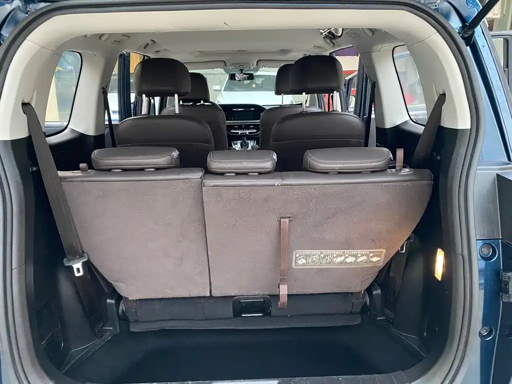 Trumpchi M6 2019 270T automatic luxury version (seven seats) National V купить на сайте DeffCars