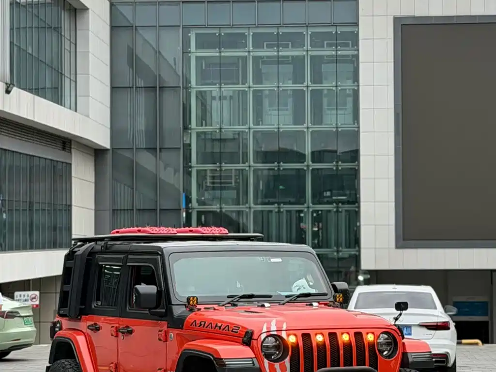 Wrangler 2019 2.0T Sahara four-door top version, National V купить на сайте DeffCars