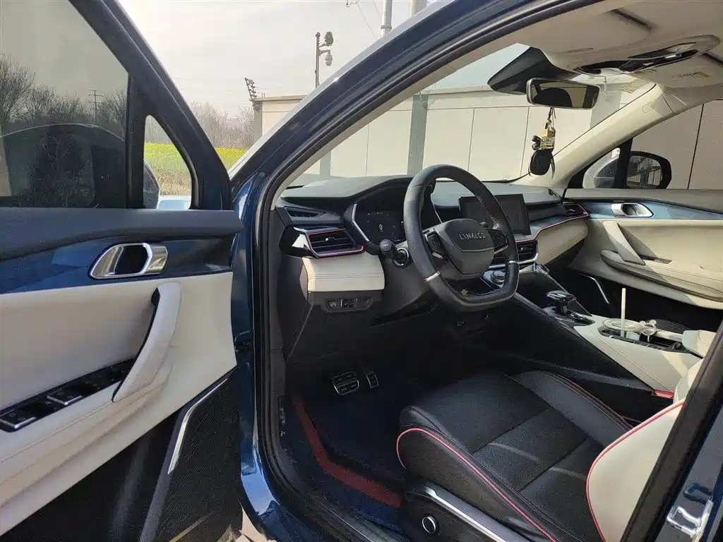 Lynk & Co 06 2020 1.5T Yao Halo купить на сайте DeffCars