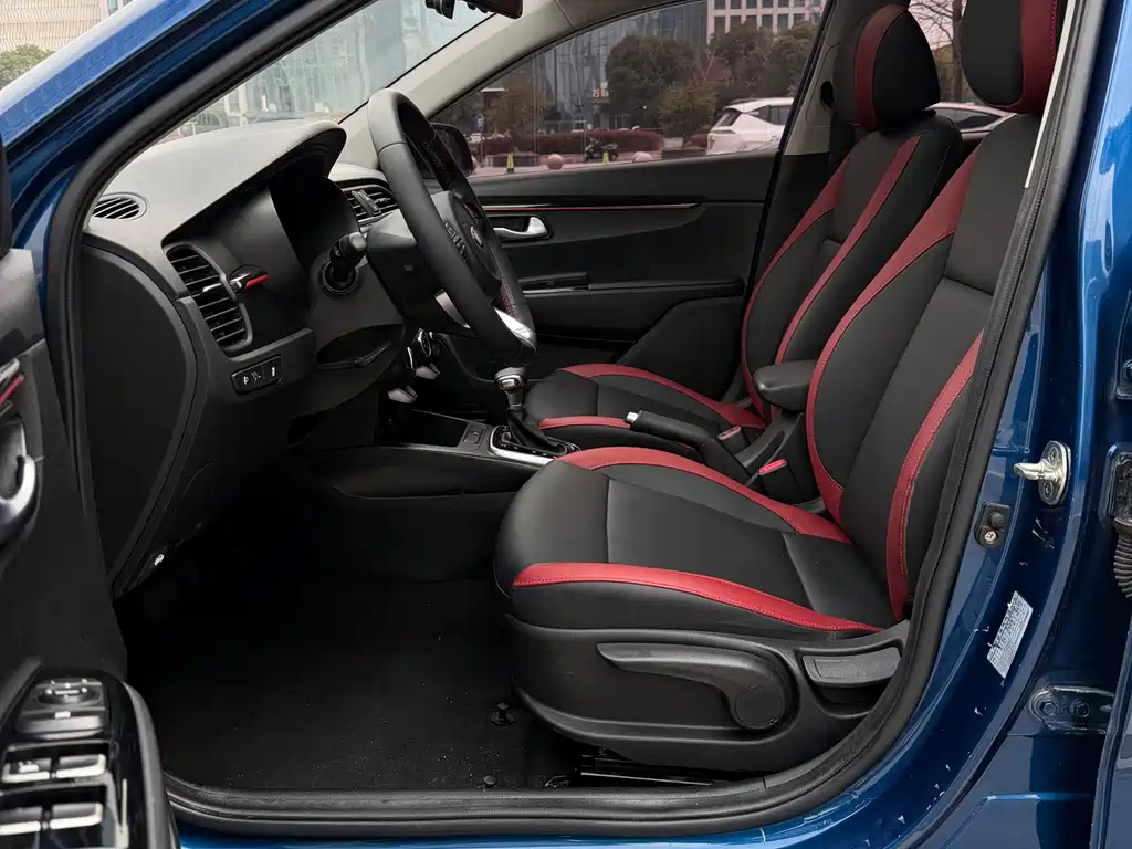 KX CROSS 2019 1.6L automatic smart sunroof version National VI купить на сайте DeffCars