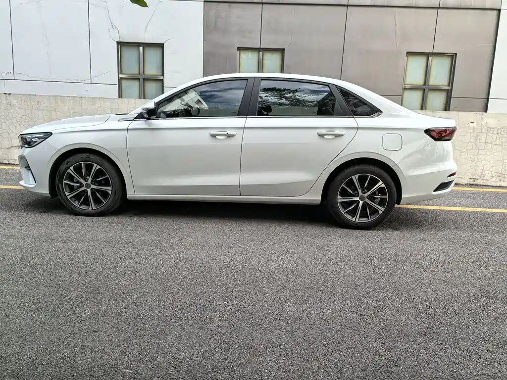 Emgrand 2022 4th generation 1.5L CVT flagship model купить на сайте DeffCars