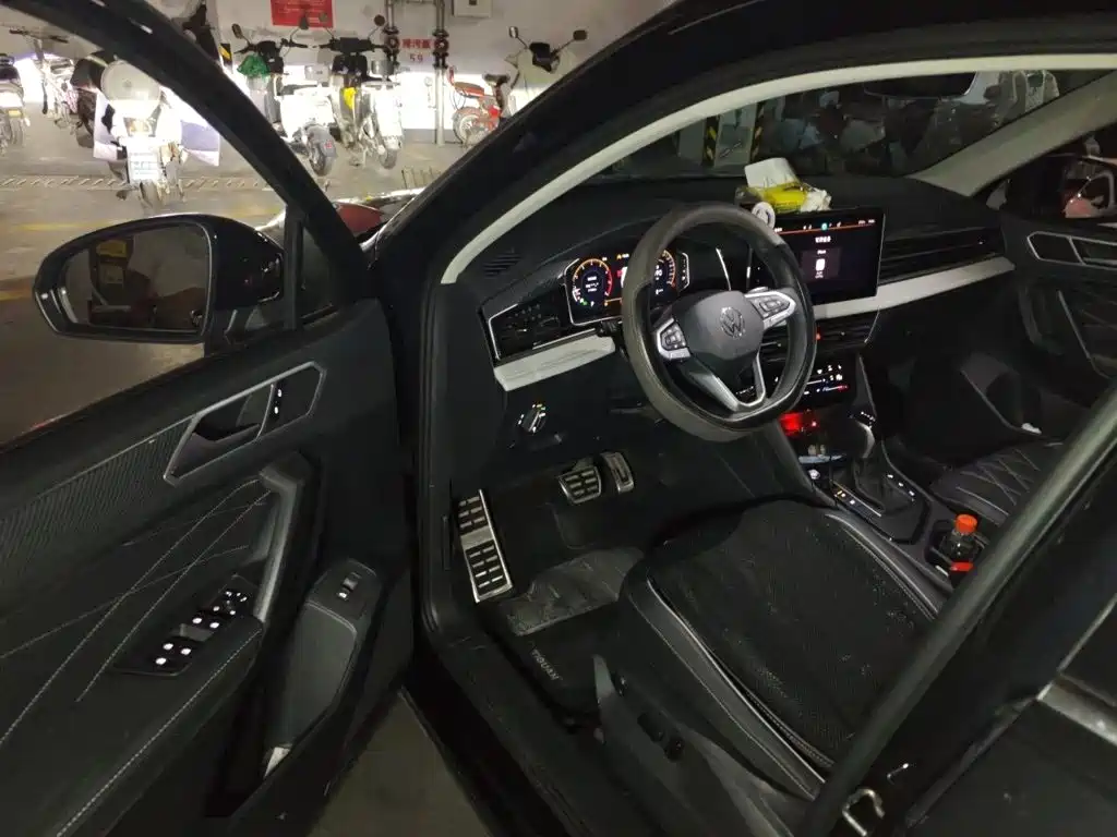Tiguan L 2024 Outstanding Model 330TSI Automatic Two-wheel Drive R-Line Longyao Edition купить на сайте DeffCars