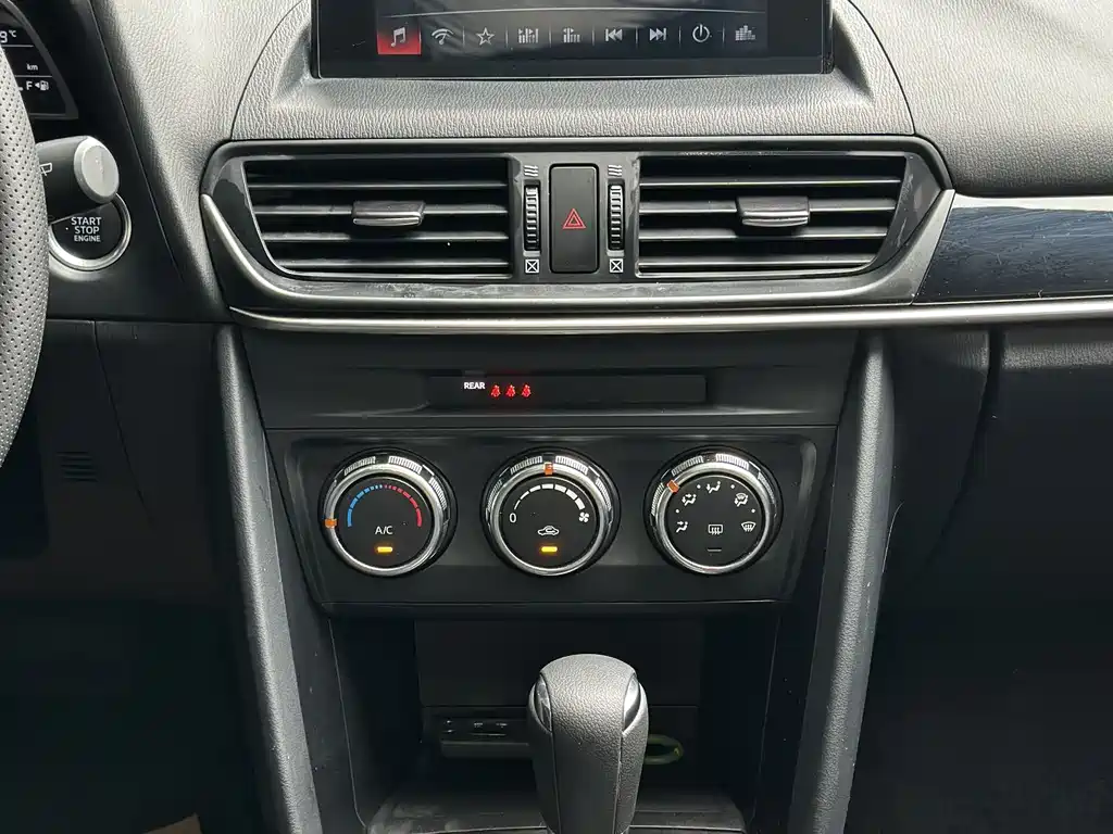 Mazda CX-4 2021 2.0L automatic two-wheel drive Blue Sky Vitality Edition купить на сайте DeffCars