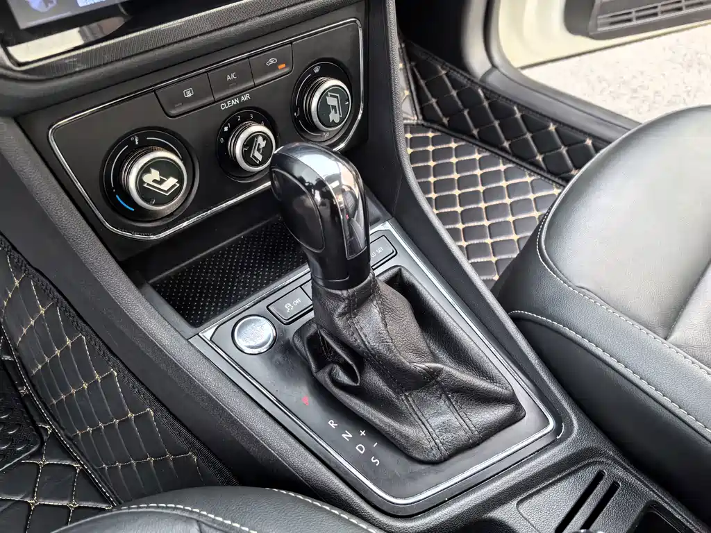 Lavida 2017 1.6L automatic comfort version купить на сайте DeffCars