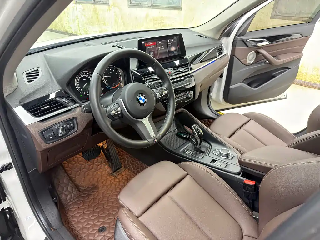 BMW X1 2022 sDrive25Li Leading Model купить на сайте DeffCars