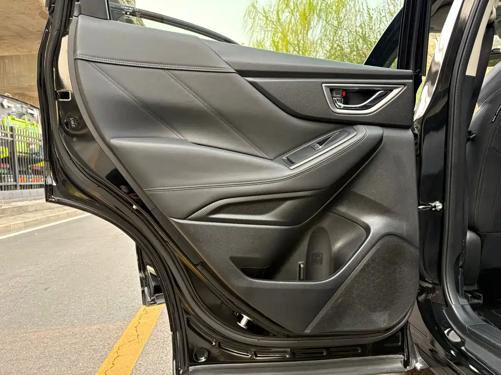 Forester 2020 2.0i Deluxe Edition купить на сайте DeffCars