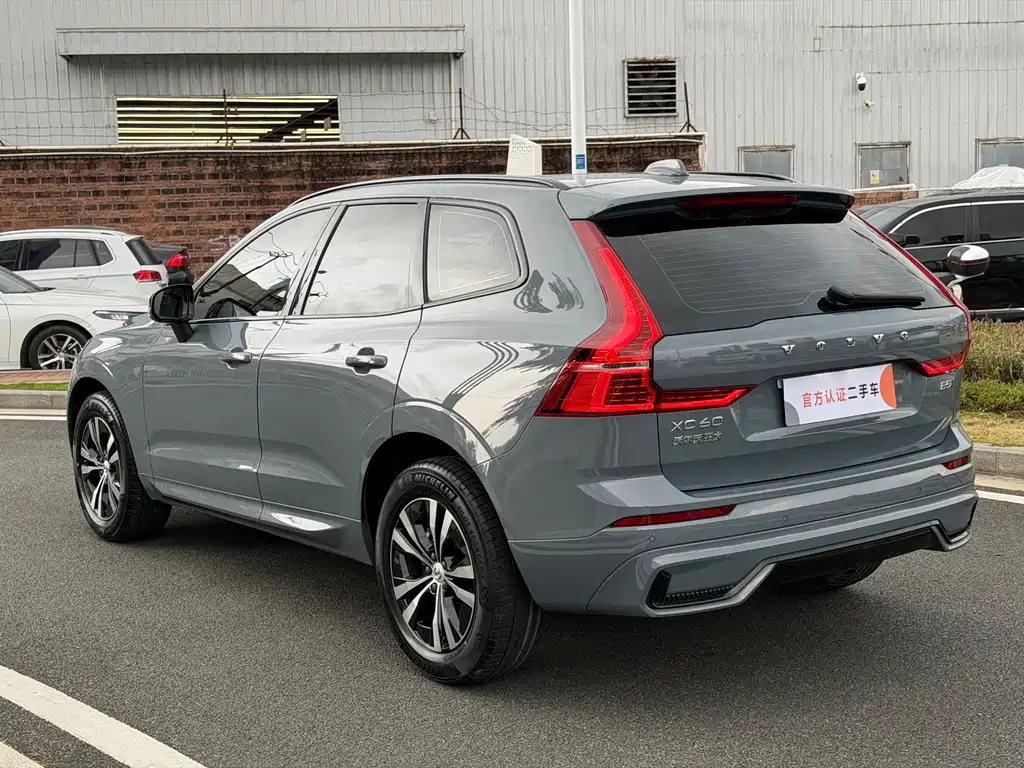 Volvo XC60 2022 B5 four-wheel drive Zhiyi Sports Edition купить на сайте DeffCars