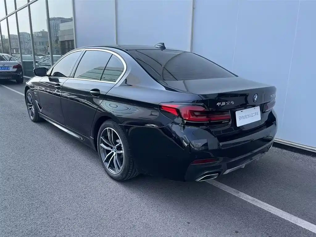 BMW 5 Series New Energy 2022 535Le M Sports Package купить на сайте DeffCars