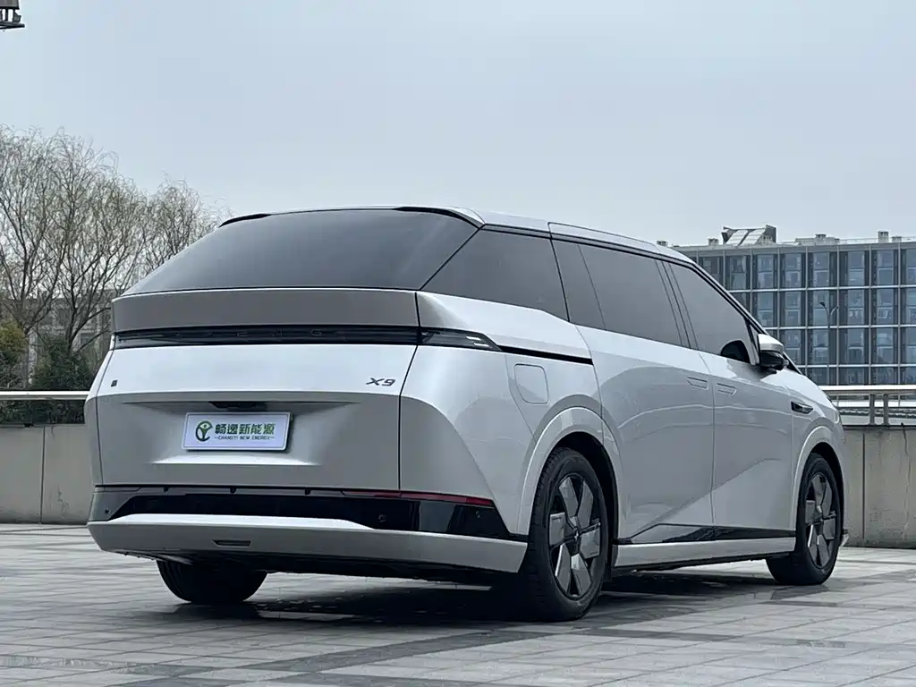 Xpeng X9 2024 model 610 long battery life Max купить на сайте DeffCars
