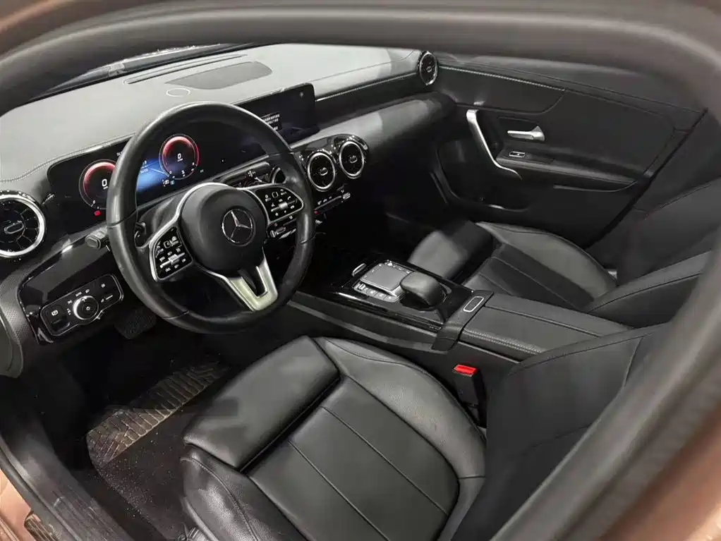 Mercedes-Benz A-Class 2020 Facelift A 200 L Sports Sedan Dynamic Type купить на сайте DeffCars