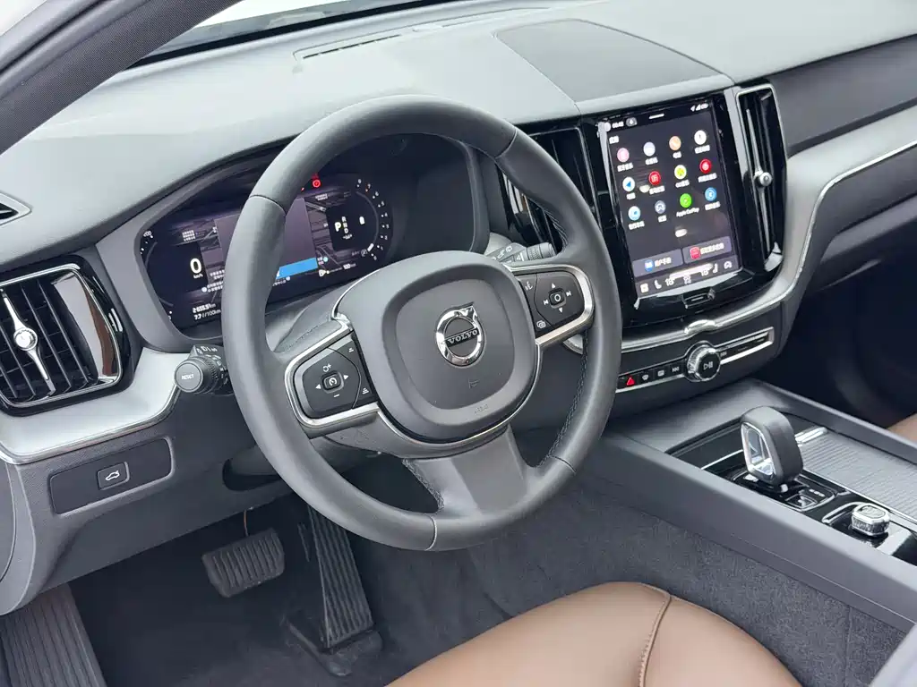 Volvo XC60 2023 B5 four-wheel drive Zhiyi Luxury Edition купить на сайте DeffCars