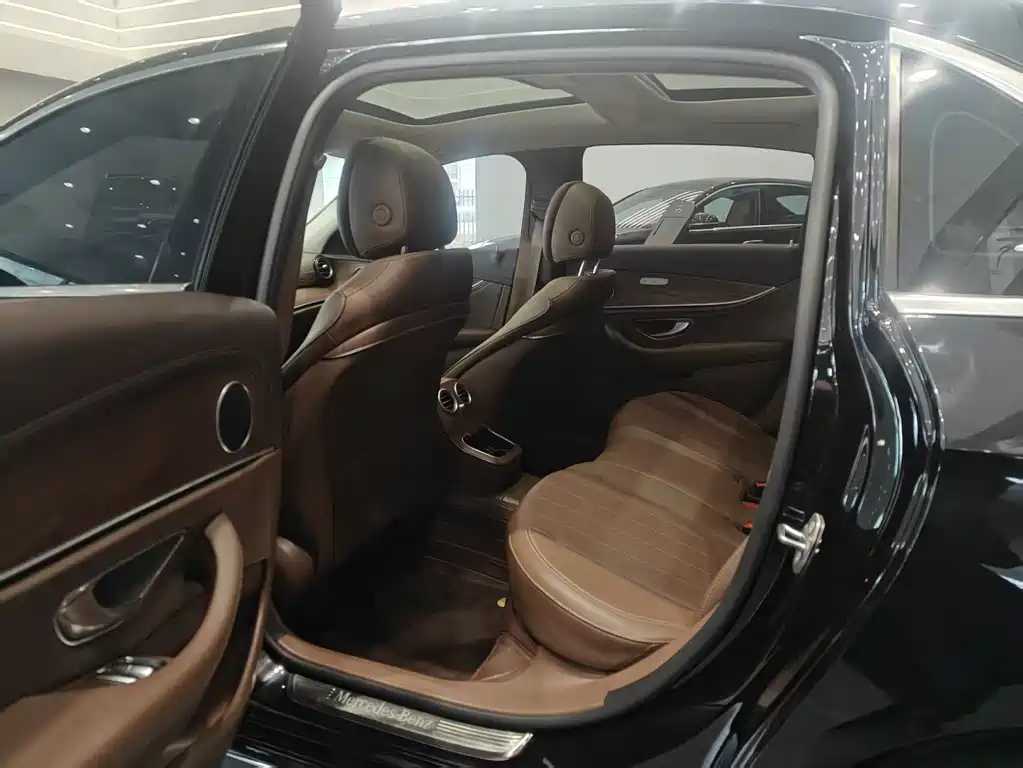 Mercedes-Benz E-Class 2023 E 260 L купить на сайте DeffCars