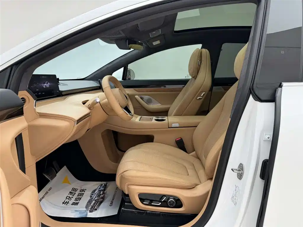 Zhijie R7 2025 extended range 251km Max купить на сайте DeffCars