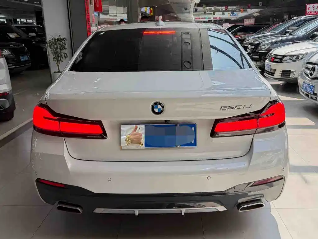 BMW 5 Series 2022 530Li Leading M Sports Package купить на сайте DeffCars