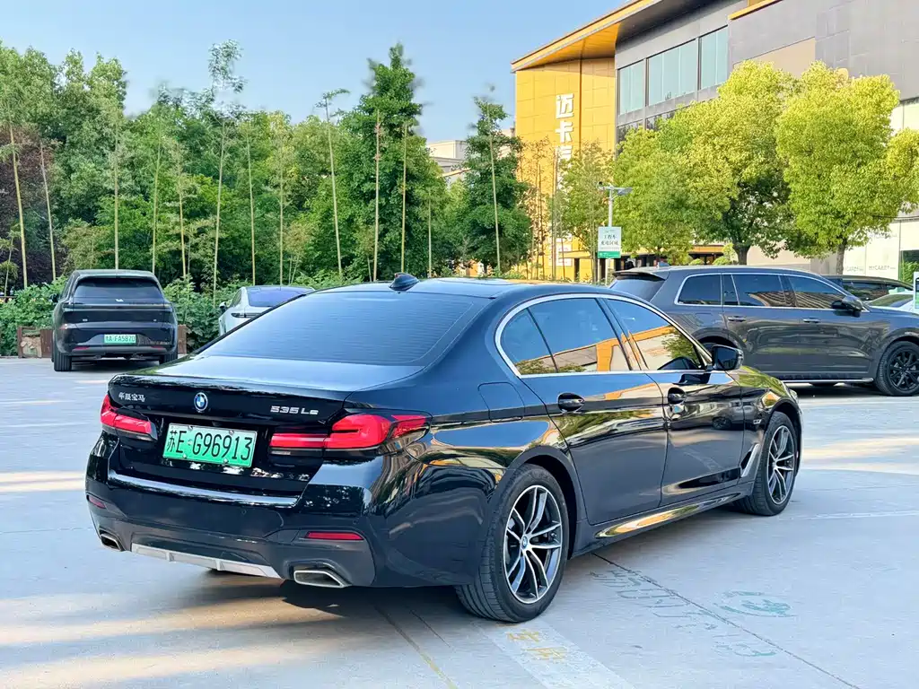 BMW 5 Series New Energy 2022 Model 535Le M Sports Package купить на сайте DeffCars