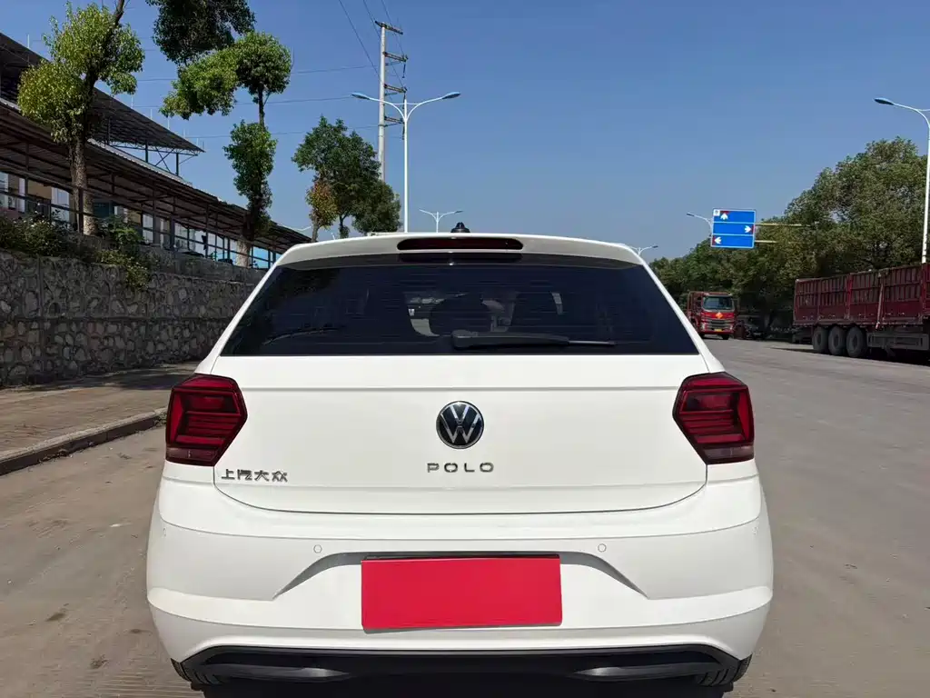 Polo 2021 Plus 1.5L Automatic Colorful Technology Edition купить на сайте DeffCars