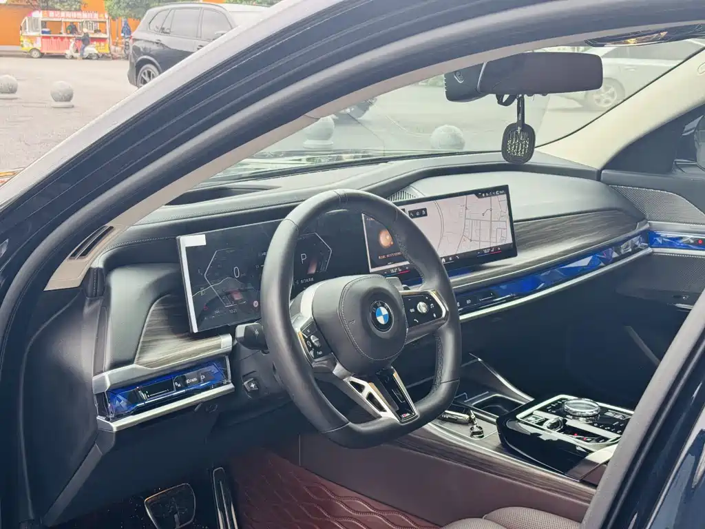BMW 7 Series 2023 740Li Leading M Sports Package купить на сайте DeffCars