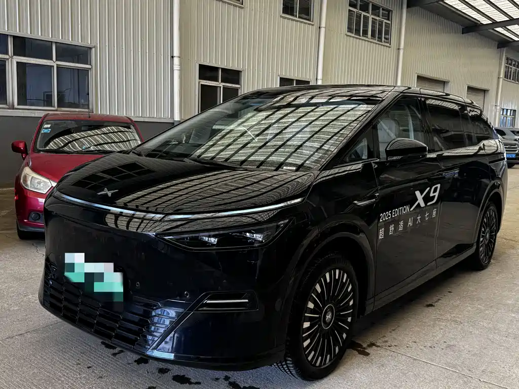 Xpeng X9 2025 pure electric 740 long battery life Max купить на сайте DeffCars