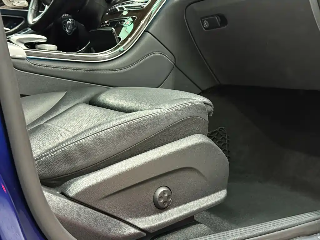 Mercedes-Benz GLC 2019 GLC 260 L 4MATIC luxury model купить на сайте DeffCars