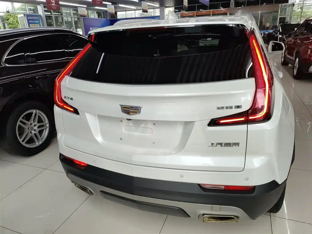 Cadillac XT4 2018 28T two-wheel drive leading model купить на сайте DeffCars