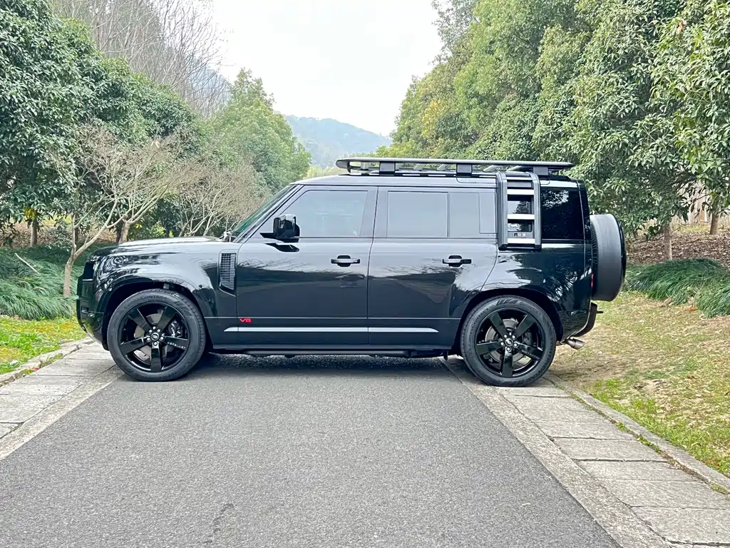 Land Rover Defender 2024 110 5.0T V8 купить на сайте DeffCars