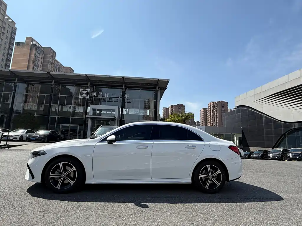 Mercedes-Benz A-Class 2025 facelift A 200 L fashionable model купить на сайте DeffCars