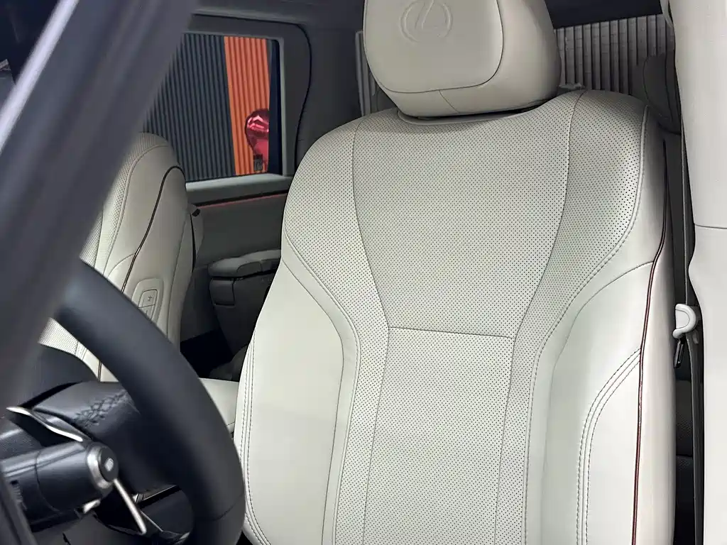 Lexus LM 2025 500h six-seater premium version купить на сайте DeffCars