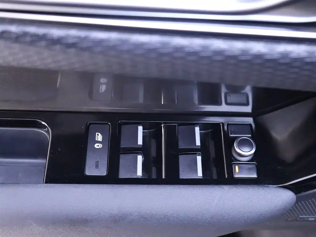 Range Rover Velar 2019 250PS купить на сайте DeffCars