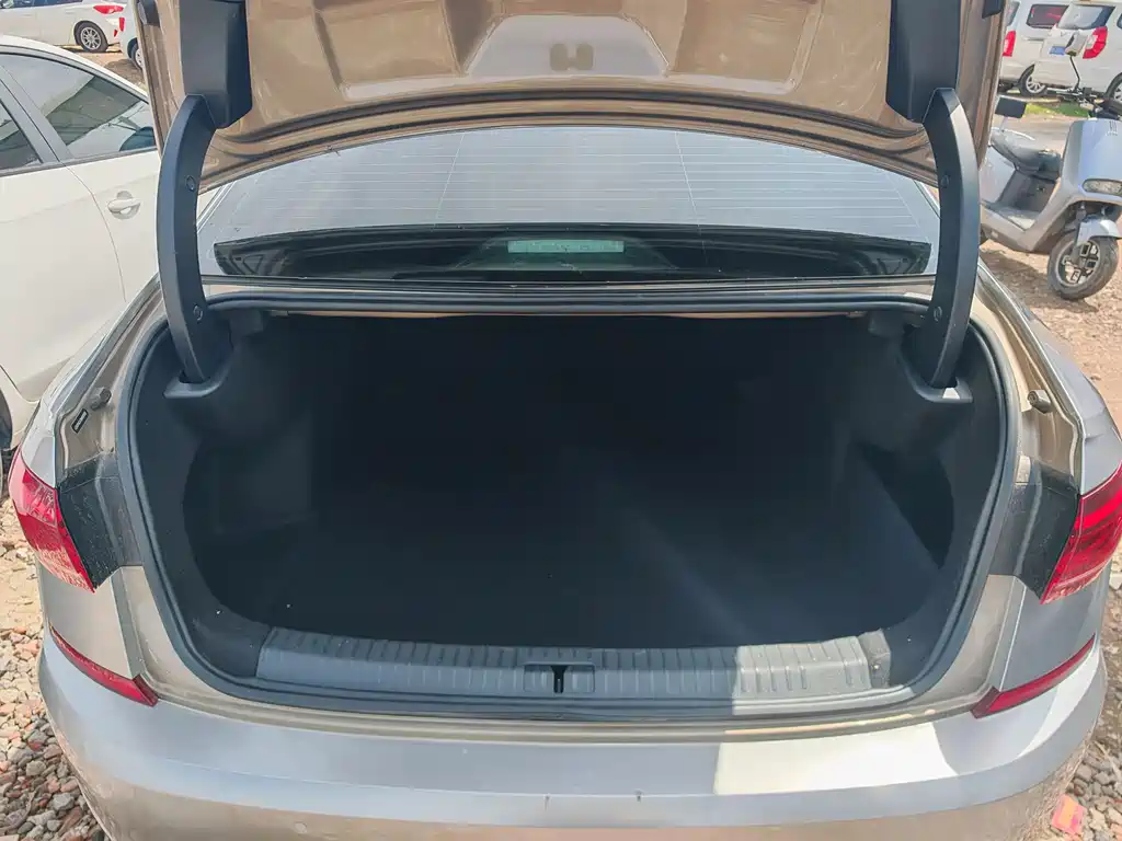 Passat 2022 330TSI Deluxe Edition купить на сайте DeffCars
