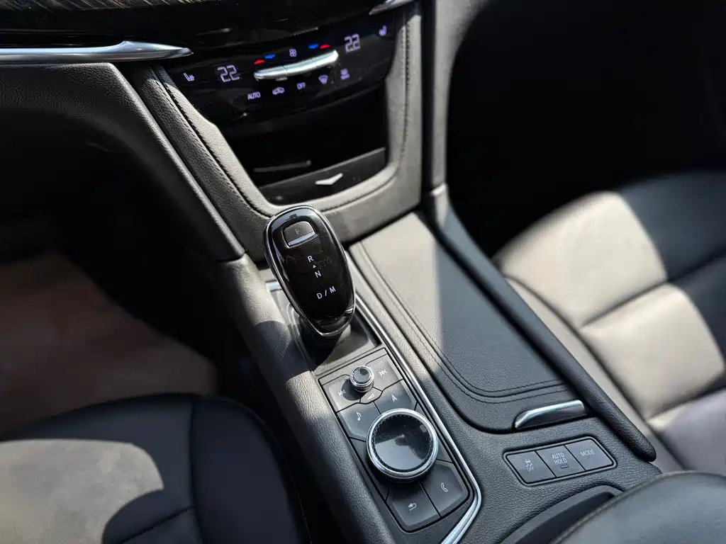 Cadillac XT6 2020 28T six-seat four-wheel drive luxury model купить на сайте DeffCars