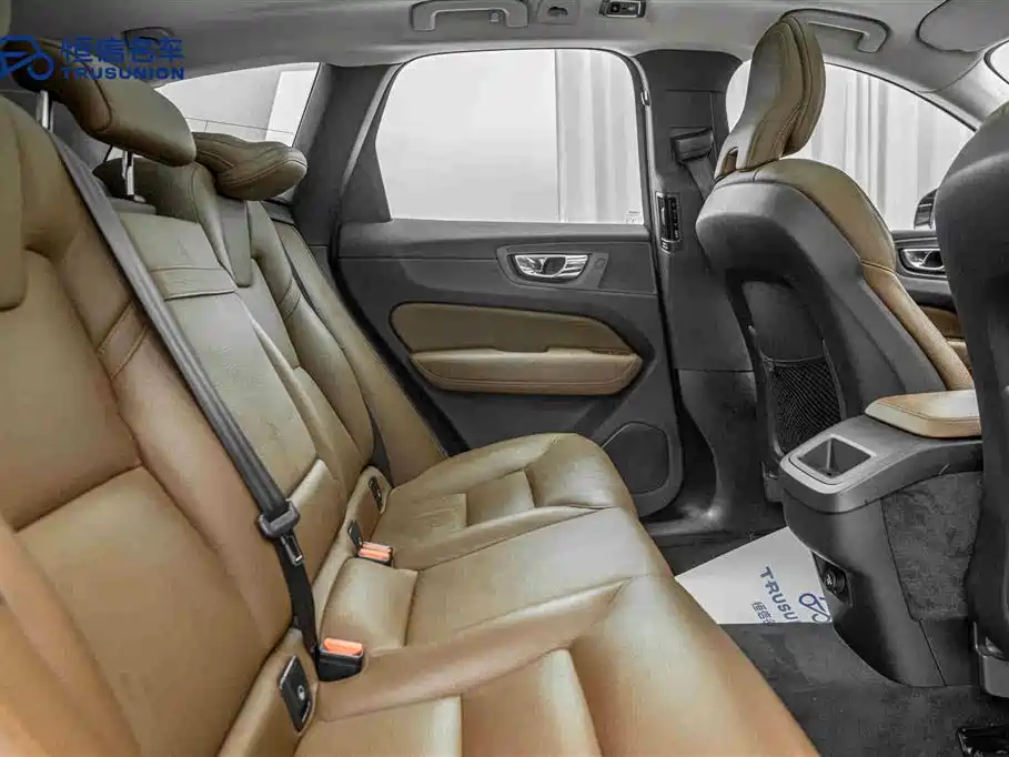 Volvo XC60 2020 T5 four-wheel drive Zhiyuan Deluxe Edition купить на сайте DeffCars
