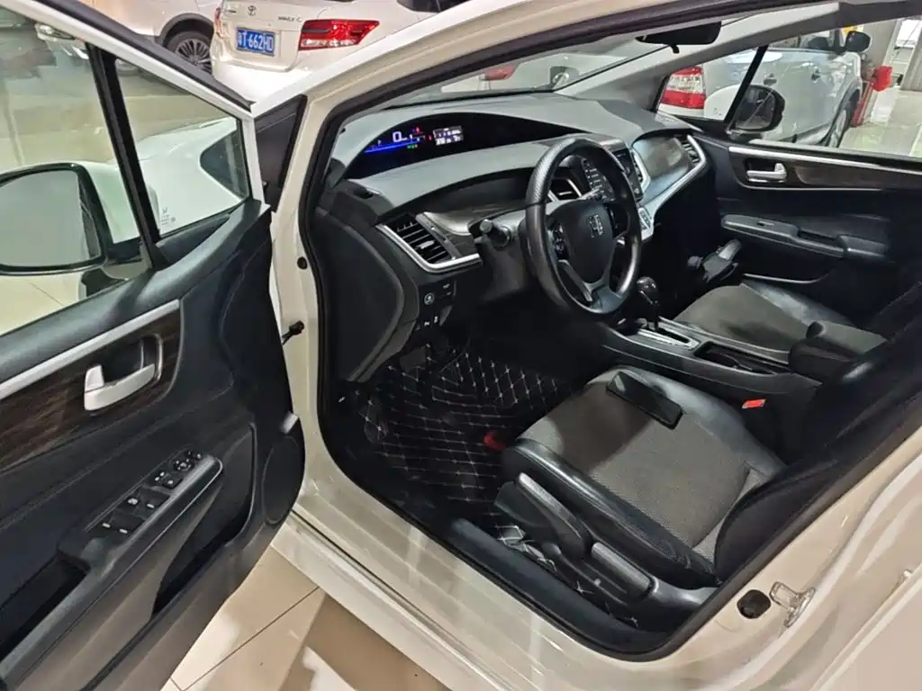 Jade 2017 1.8L automatic comfort version 5 seats купить на сайте DeffCars