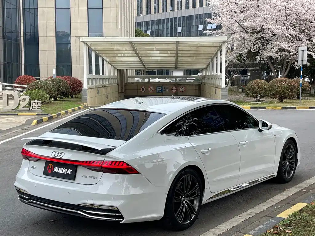 Audi A7 2023 45 TFSI Premium Selection купить на сайте DeffCars