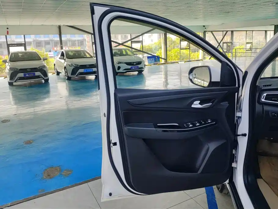 Baojun 730 2021 1.5T CVT fashionable 7 seats купить на сайте DeffCars