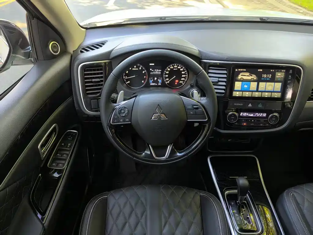 Outlander 2021 2.4L four-wheel drive exclusive version 7 seats купить на сайте DeffCars