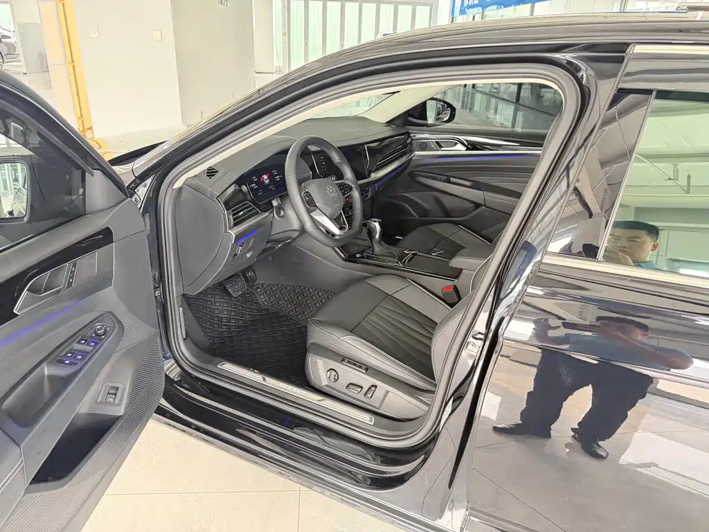 Passat 2023 330TSI Starry Sky Premium Edition купить на сайте DeffCars