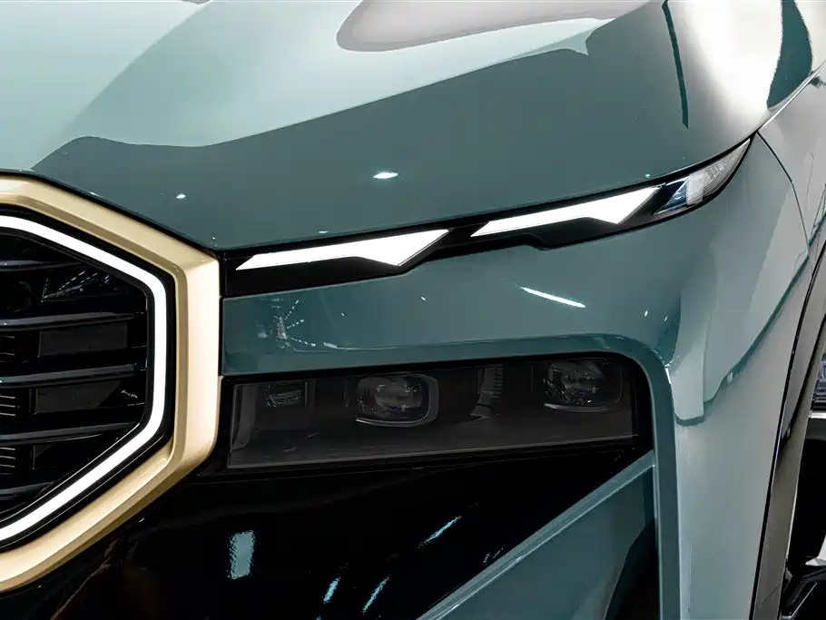BMW XM 2023款 基本型 купить на сайте DeffCars