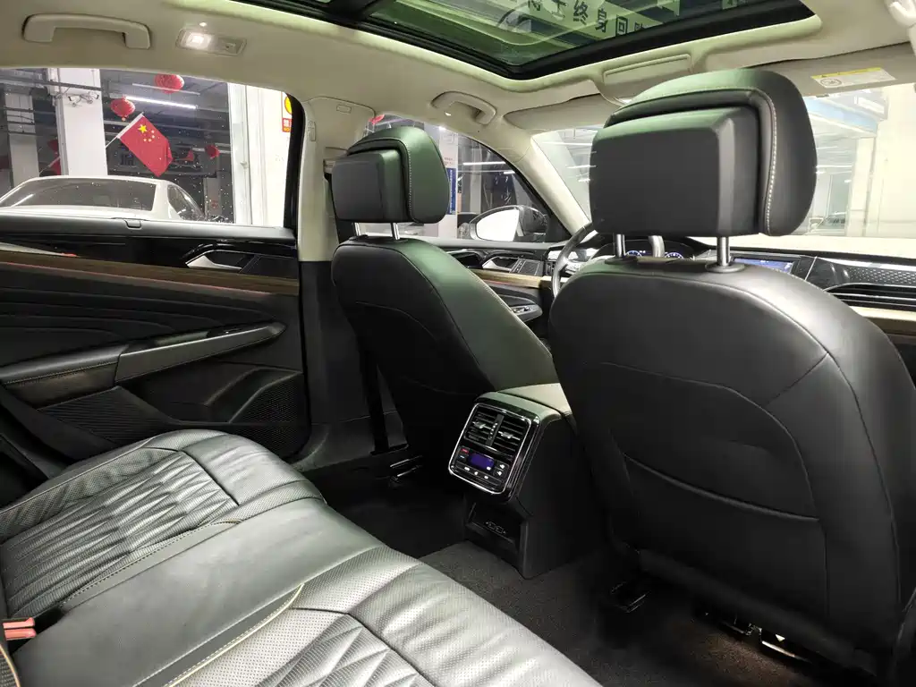 Passat 2019 330TSI Deluxe Edition National VI купить на сайте DeffCars