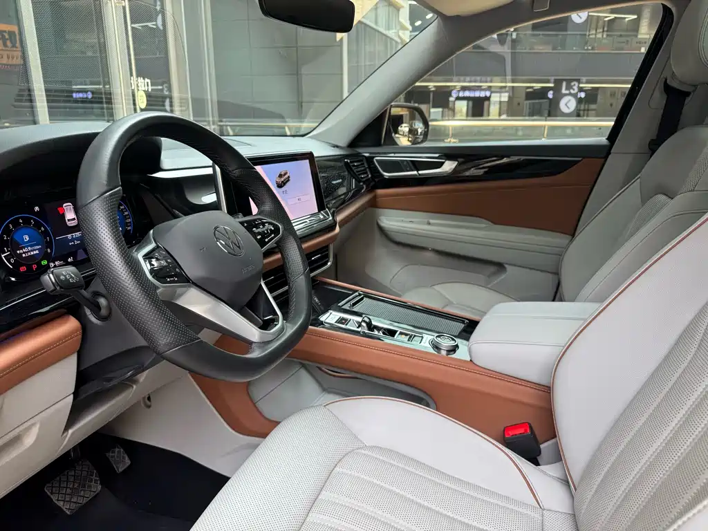Touron 2022 380TSI four-wheel drive luxury version купить на сайте DeffCars