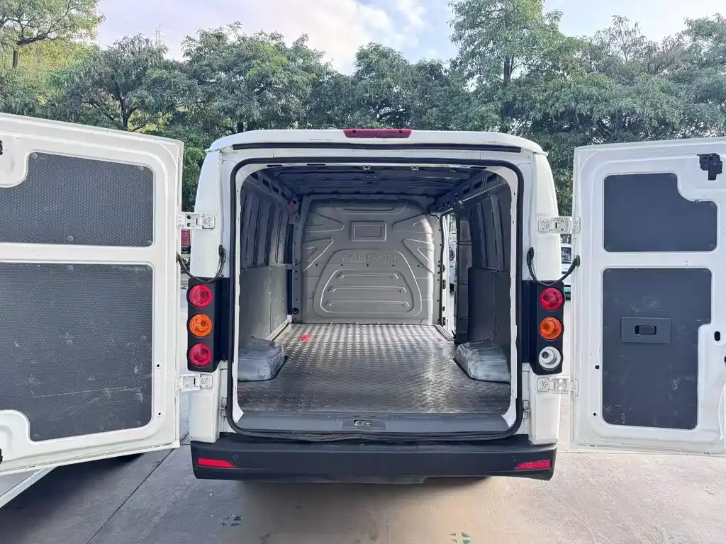 Long-range Xingxiang V 2022 Xingxiang V6E long-axis Guoxuan 41.93kWh купить на сайте DeffCars