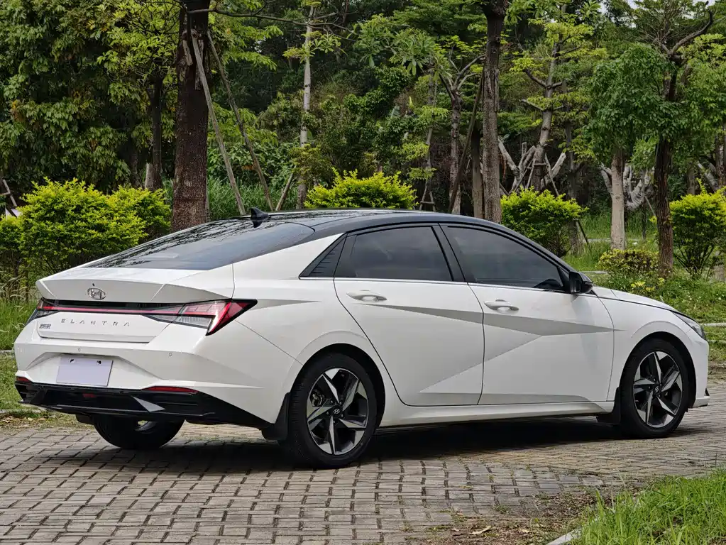 Elantra 2022 1.5L CVT LUX Premium Edition купить на сайте DeffCars