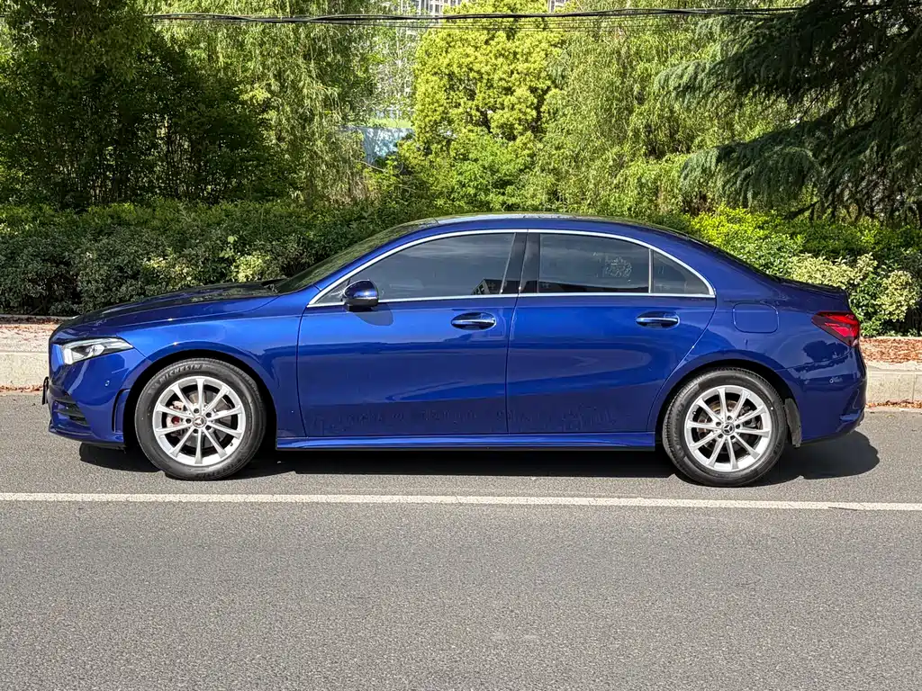 Mercedes-Benz A-Class 2021 A 200 L Sports Sedan Fashionable купить на сайте DeffCars