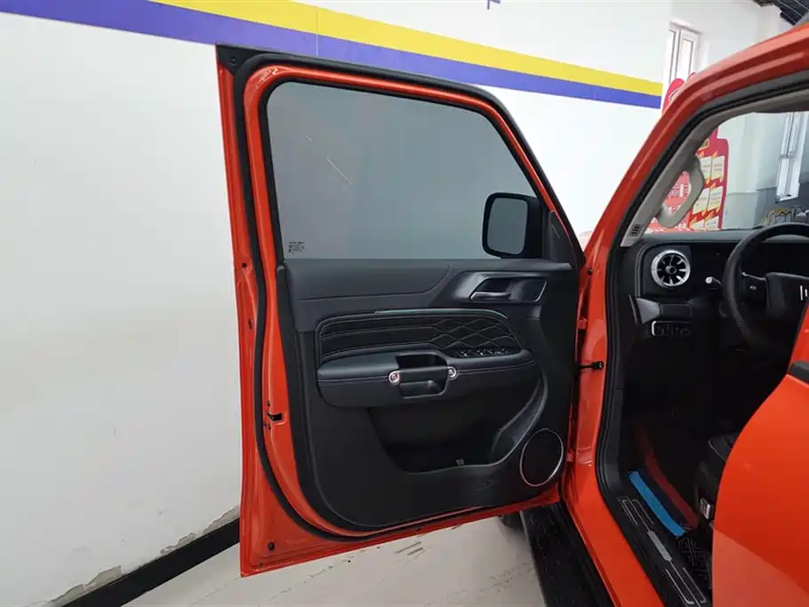 Tank 300 2025 2.0T gasoline challenger купить на сайте DeffCars