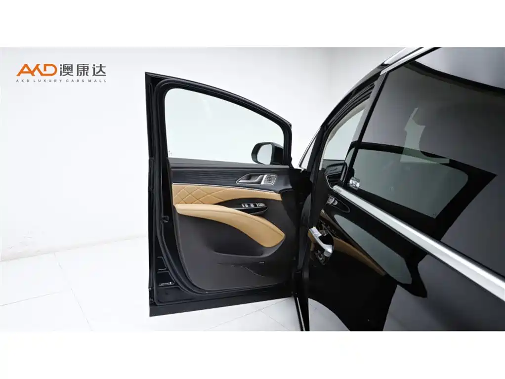Denza D9/1.5T/24 models/DM-i 980 four-wheel drive flagship version купить на сайте DeffCars